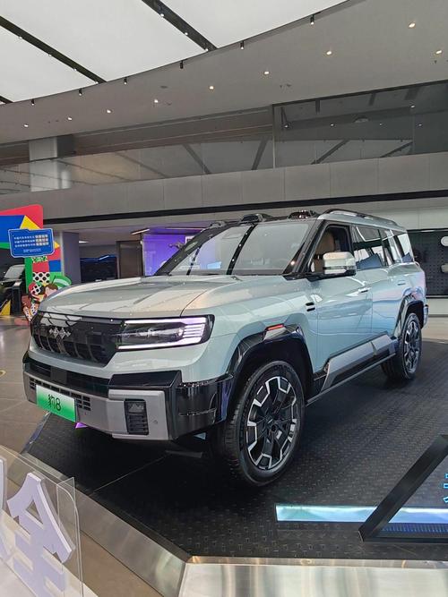 佛山242比亚迪方程豹硬派越野的爆款，英菲尼迪35周年与你共成长